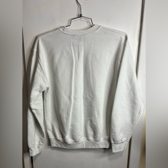 Gildan Somewhere Between Beth Dutton & Ruth Langmore Pullover Sweatshirt - Picture 3 of 3